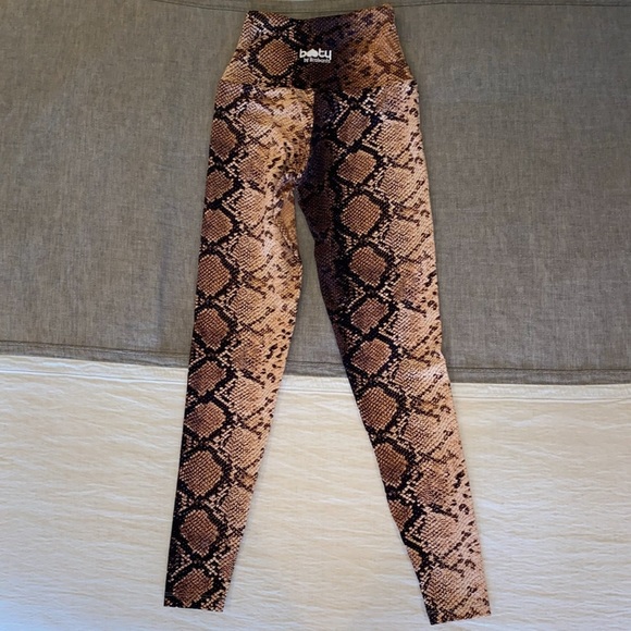 Booty By Brabants Snakeskin Leggings - One Size Fits All! - Picture 5 of 8